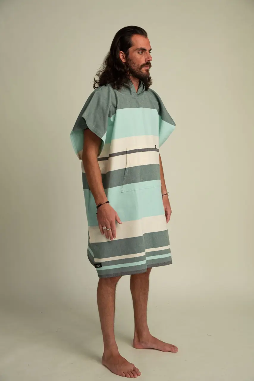 Futah - Papua Green Adult Poncho (1)