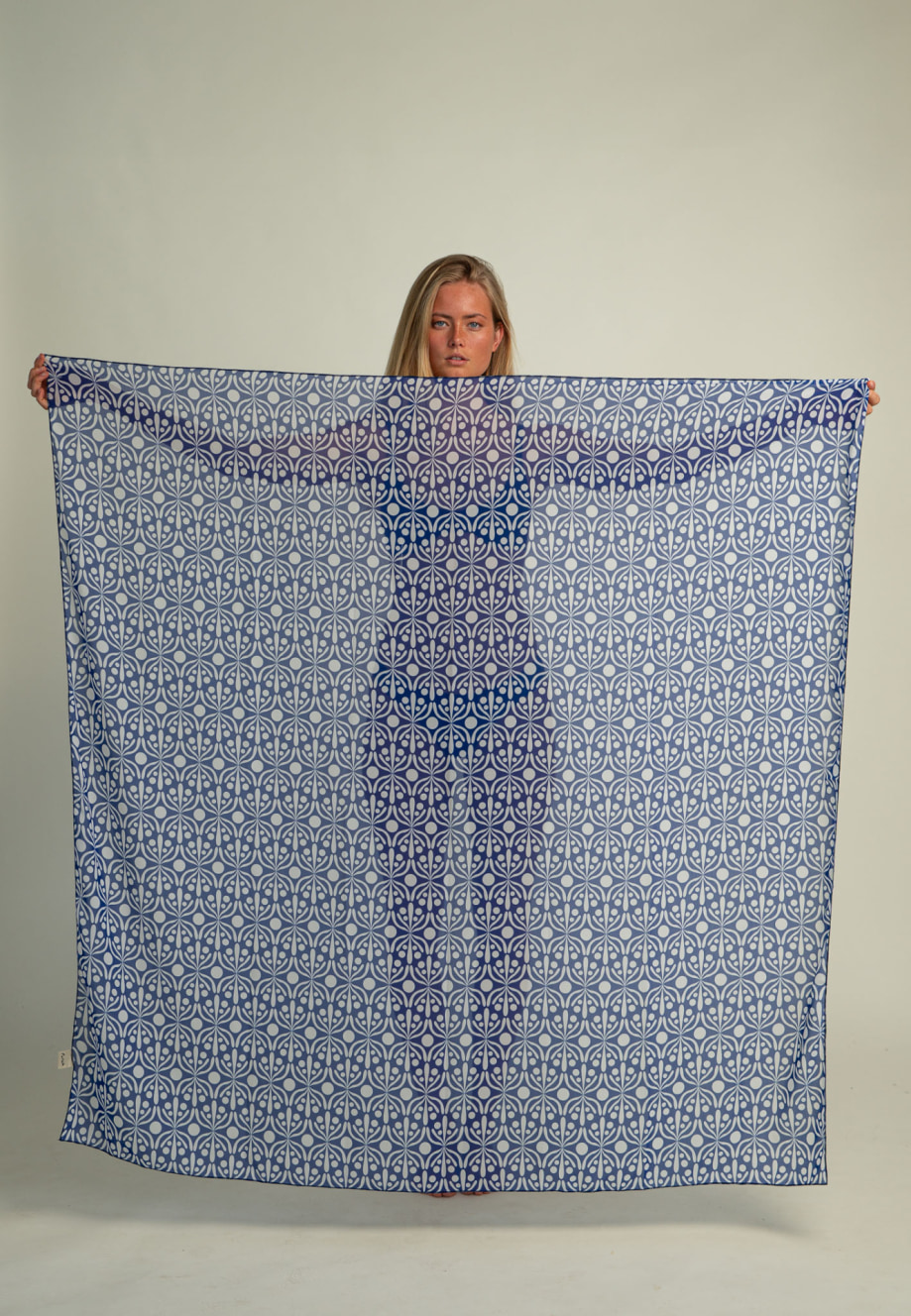 Futah - Pareo Flora Blue & White (1)